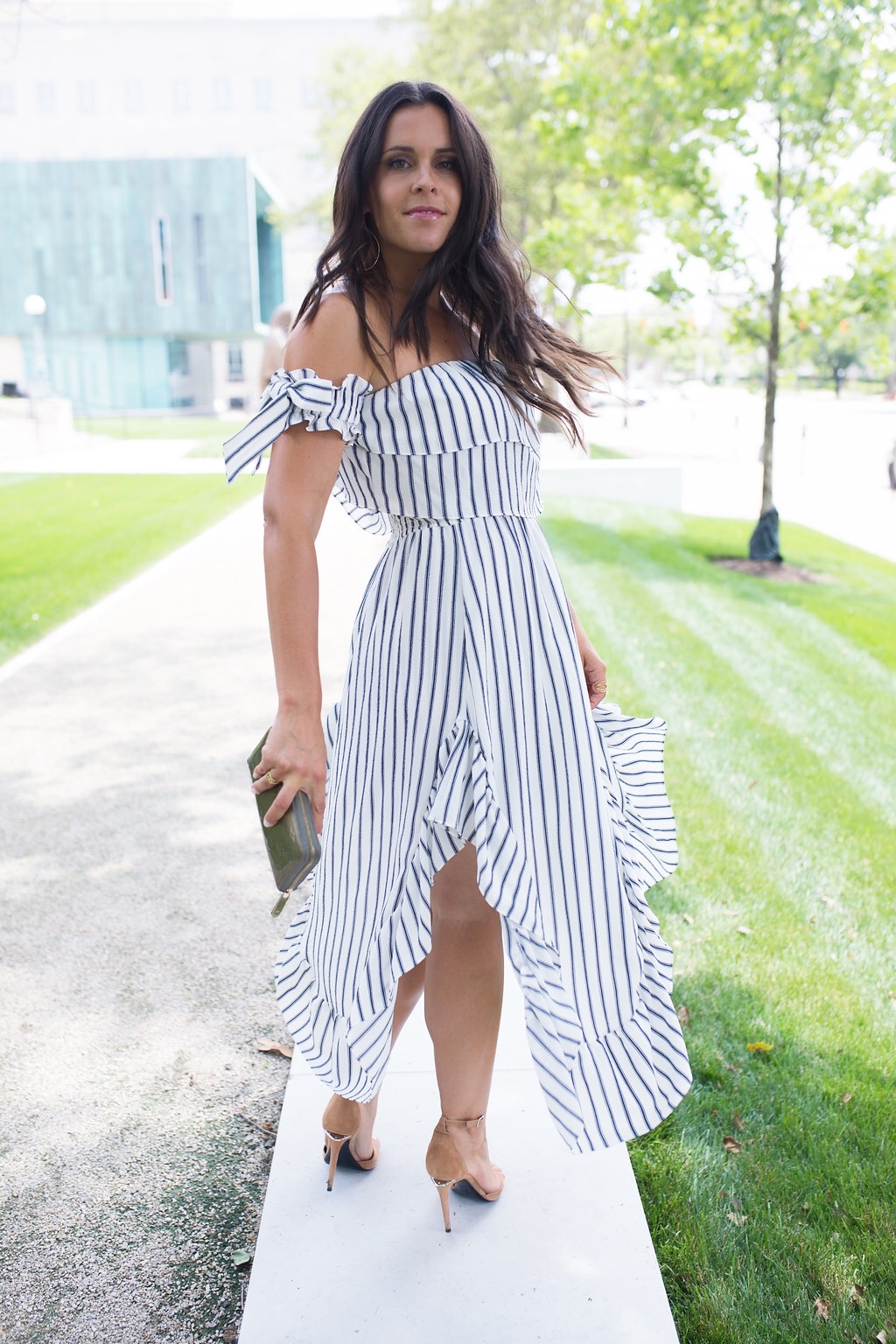 is it ok to wear white to a wedding